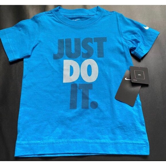 NWT Nike Athletic Set Boys Size 5 - Picture 2 of 3